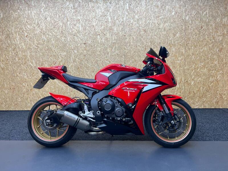HONDA CBR1000RR Fireblade