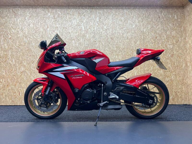 HONDA CBR1000RR Fireblade