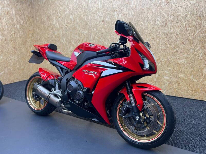 HONDA CBR1000RR Fireblade