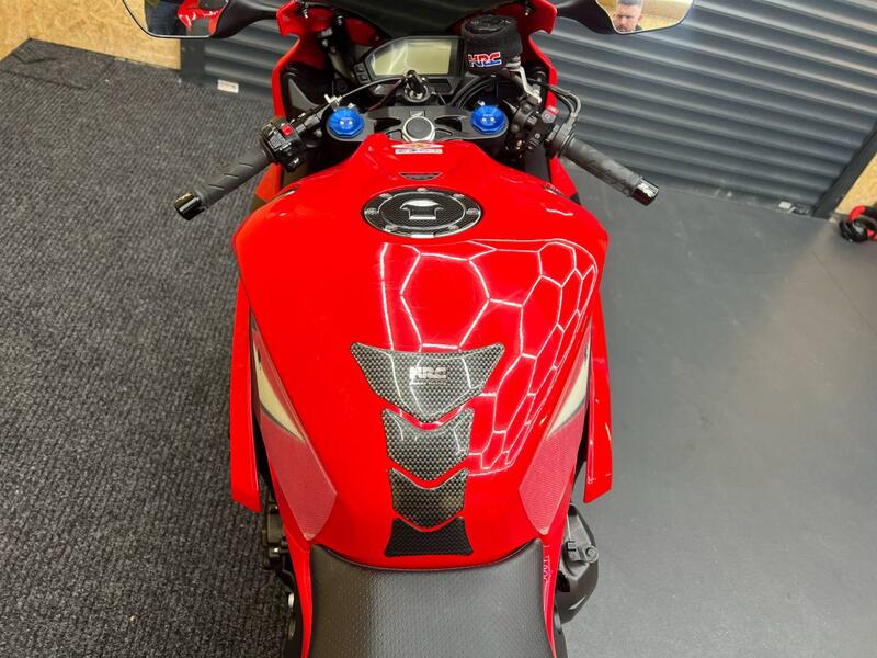 HONDA CBR1000RR Fireblade
