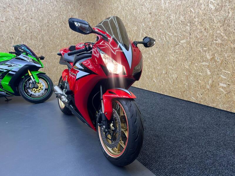 HONDA CBR1000RR Fireblade