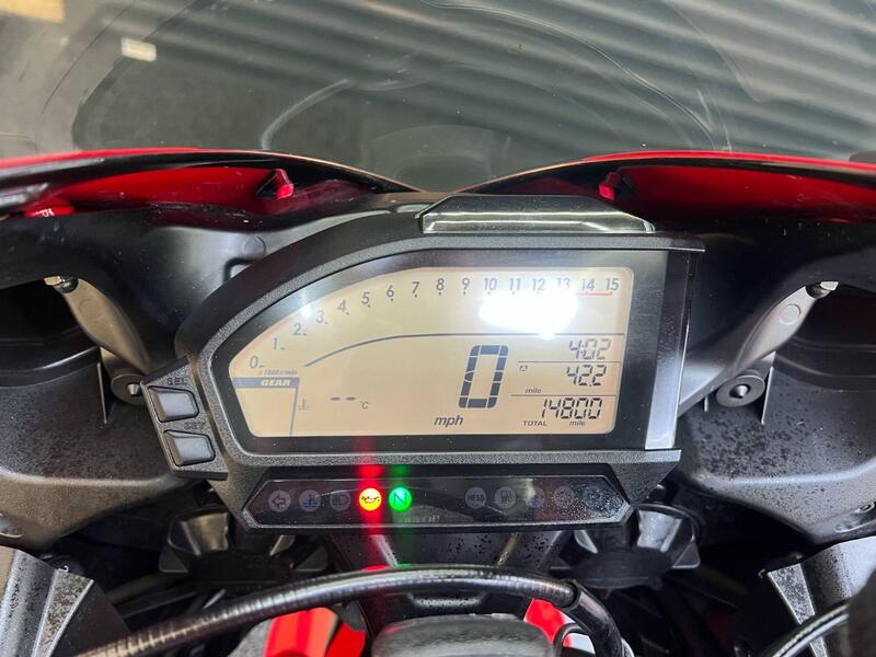 HONDA CBR1000RR Fireblade