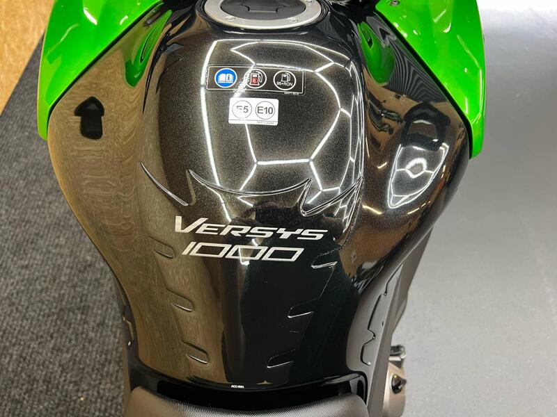 KAWASAKI Versys 1000