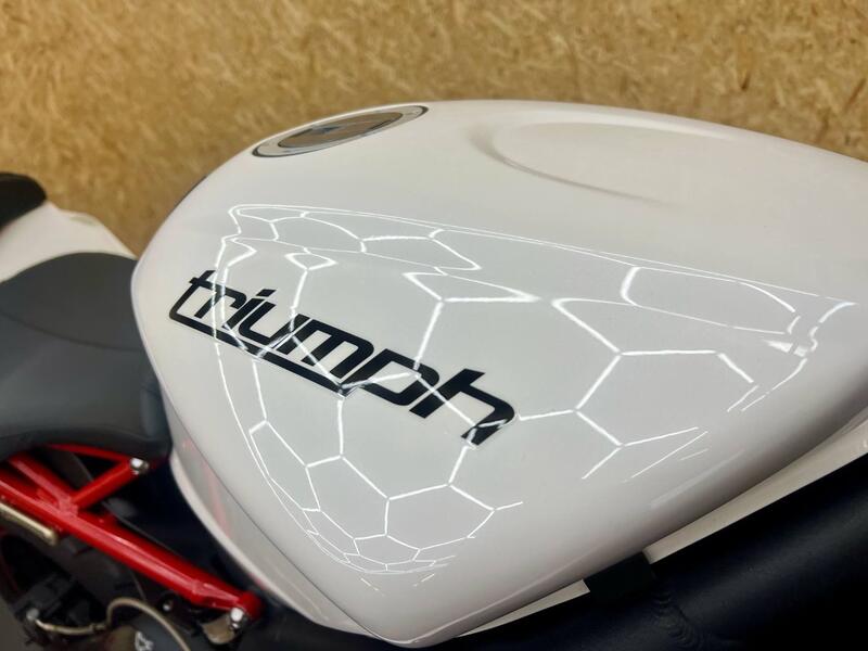 TRIUMPH DAYTONA 675