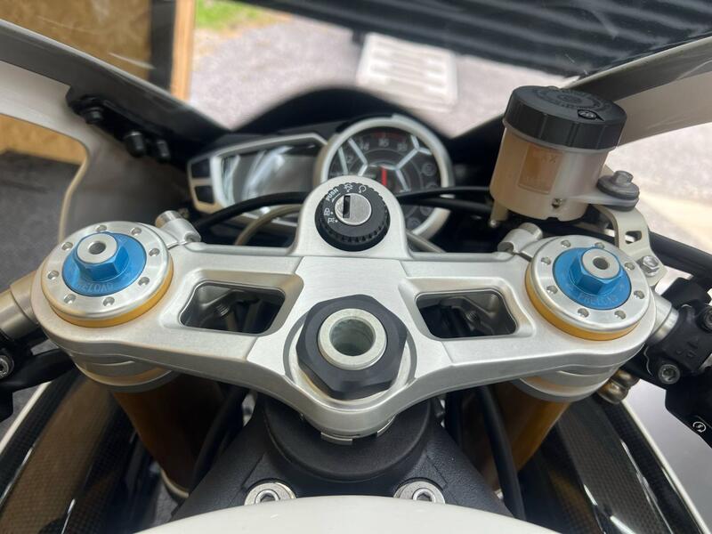 TRIUMPH DAYTONA 675