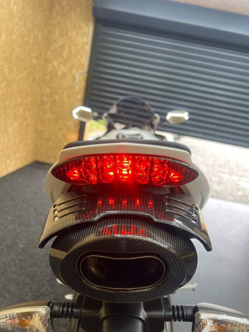 TRIUMPH DAYTONA 675