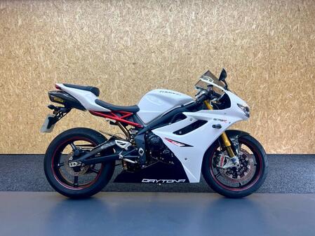 TRIUMPH DAYTONA 675 R