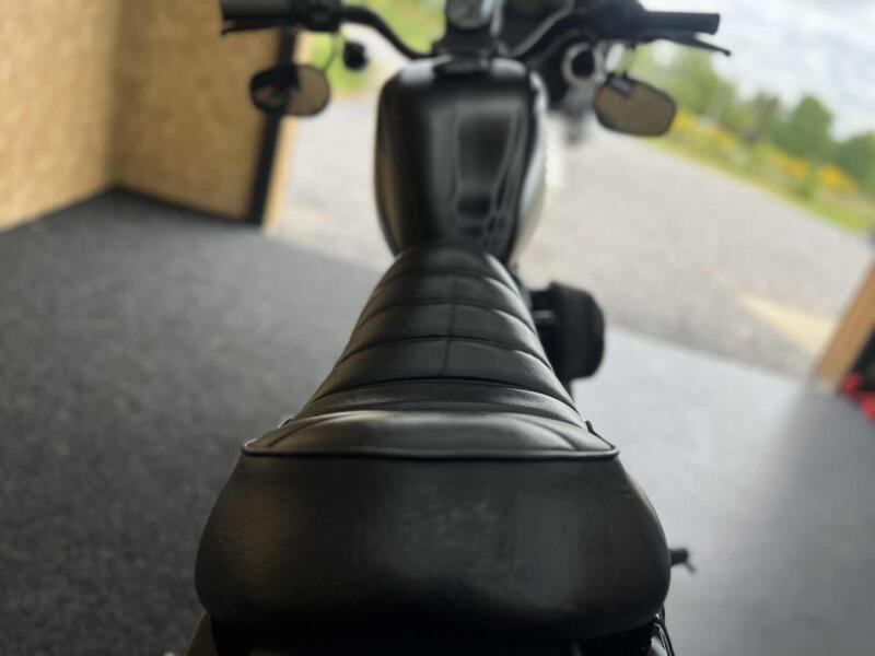 HARLEY-DAVIDSON Sportster