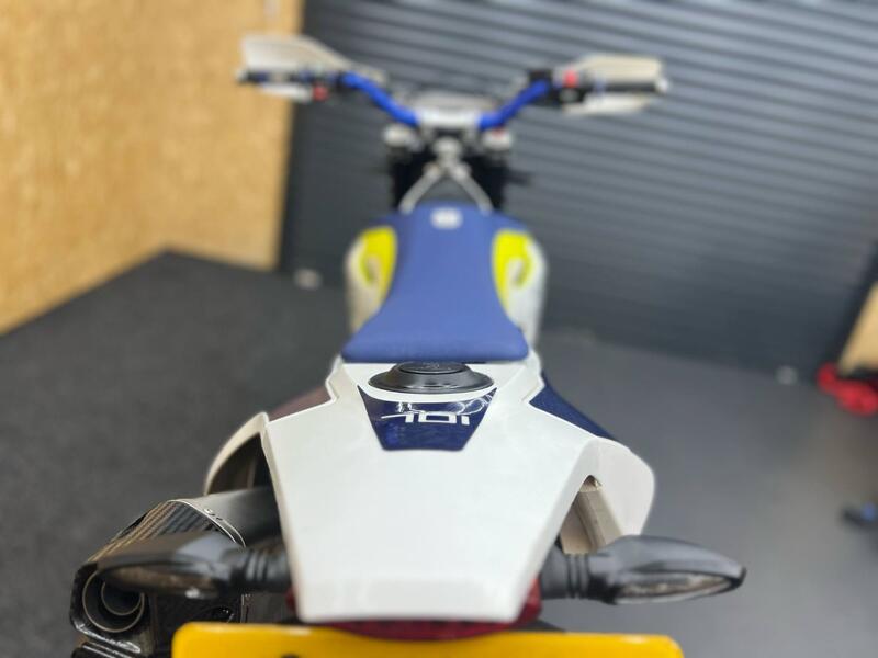 HUSQVARNA 701
