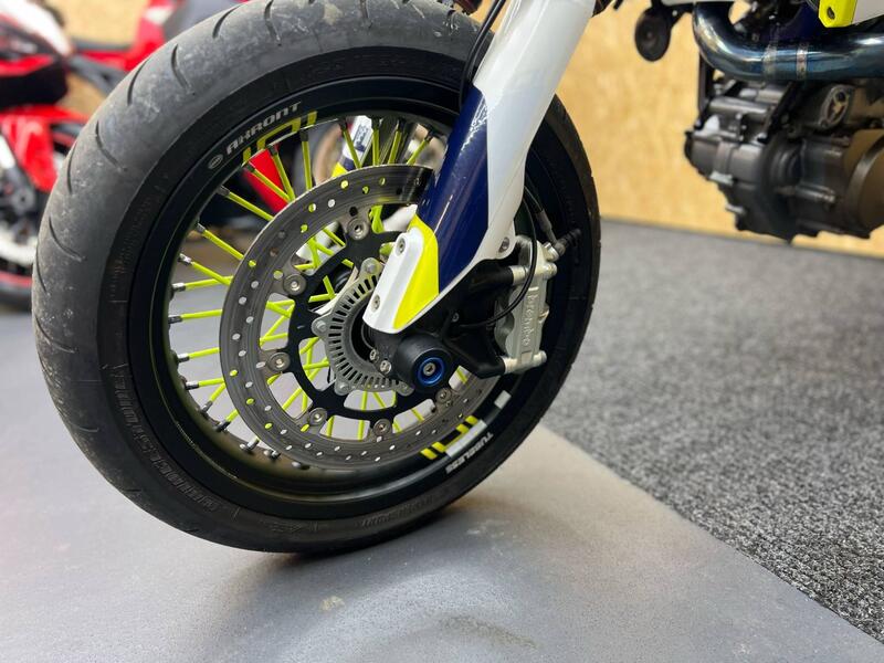 HUSQVARNA 701