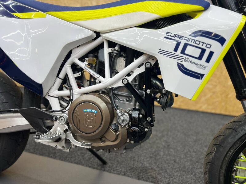 HUSQVARNA 701