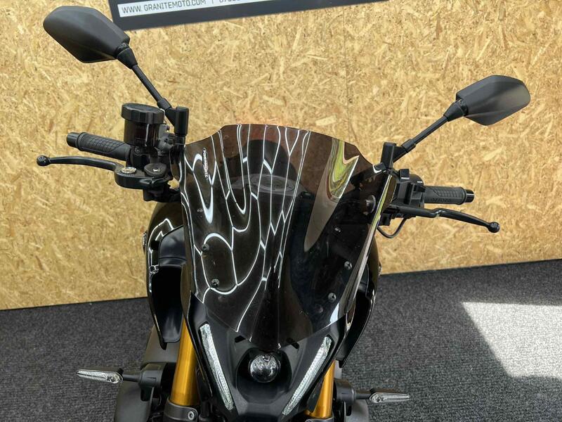 YAMAHA MT-09