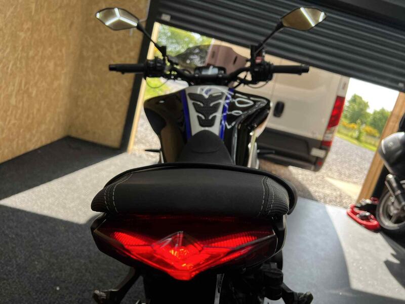 YAMAHA MT-09