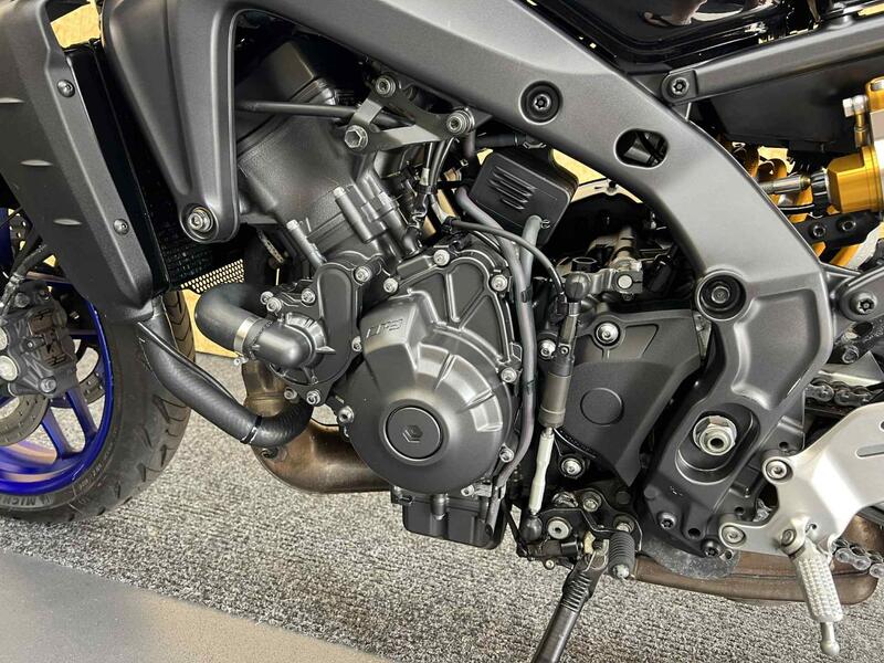 YAMAHA MT-09