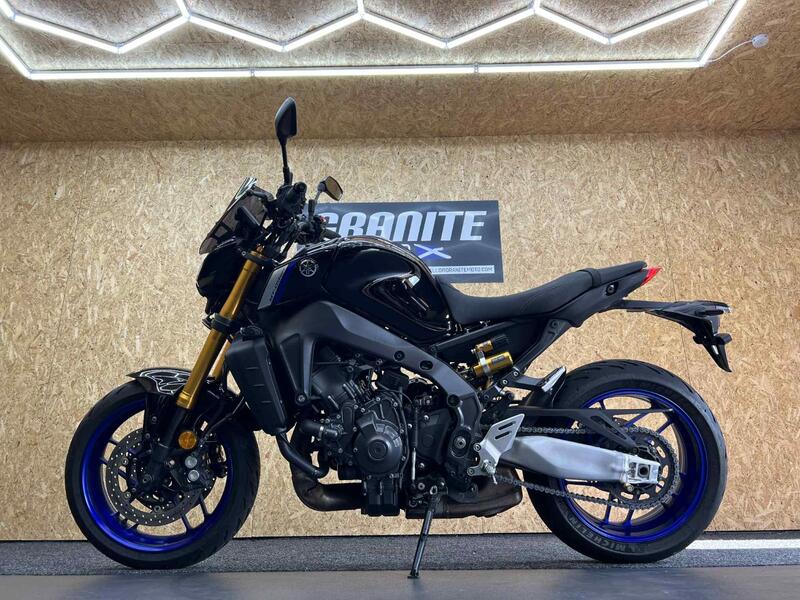 YAMAHA MT-09