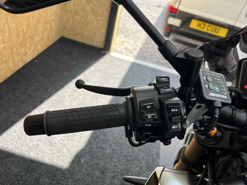 YAMAHA MT-09