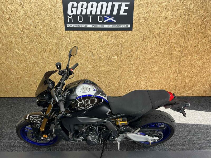 YAMAHA MT-09