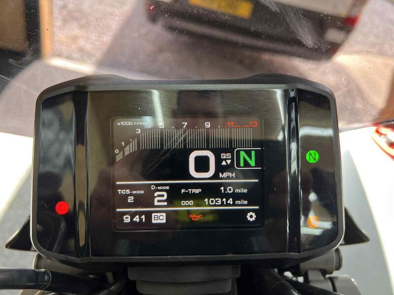 YAMAHA MT-09