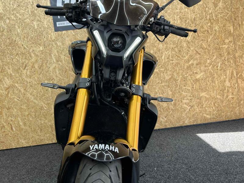 YAMAHA MT-09