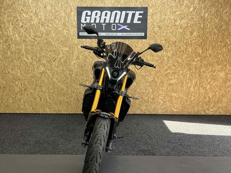 YAMAHA MT-09