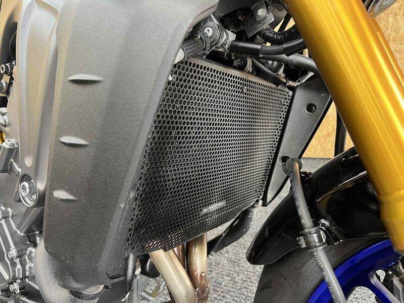 YAMAHA MT-09