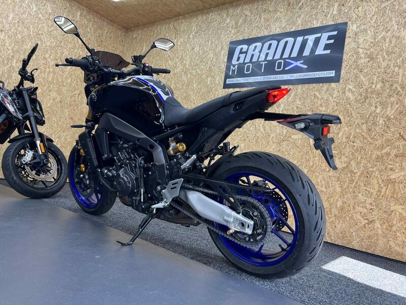 YAMAHA MT-09
