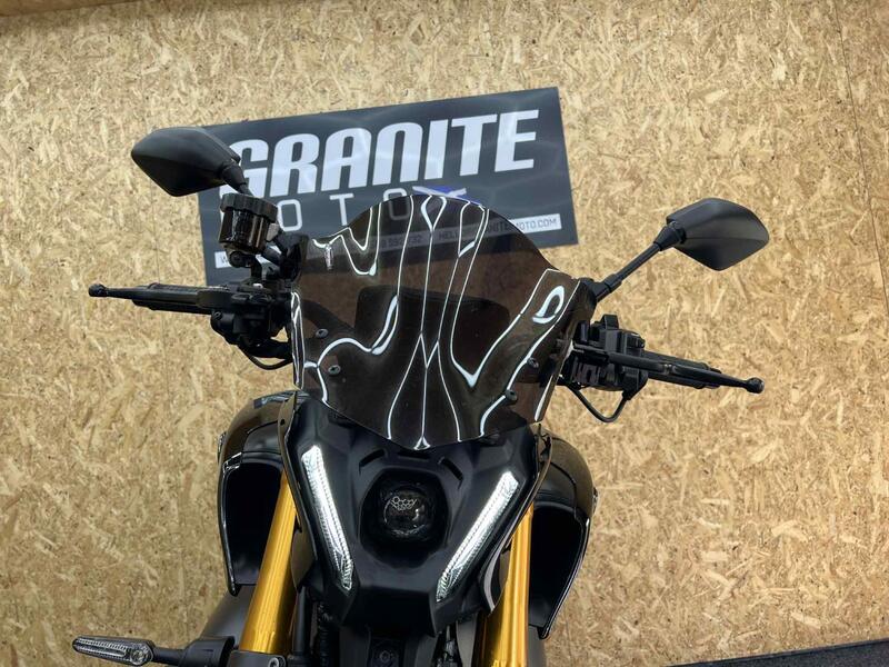 YAMAHA MT-09