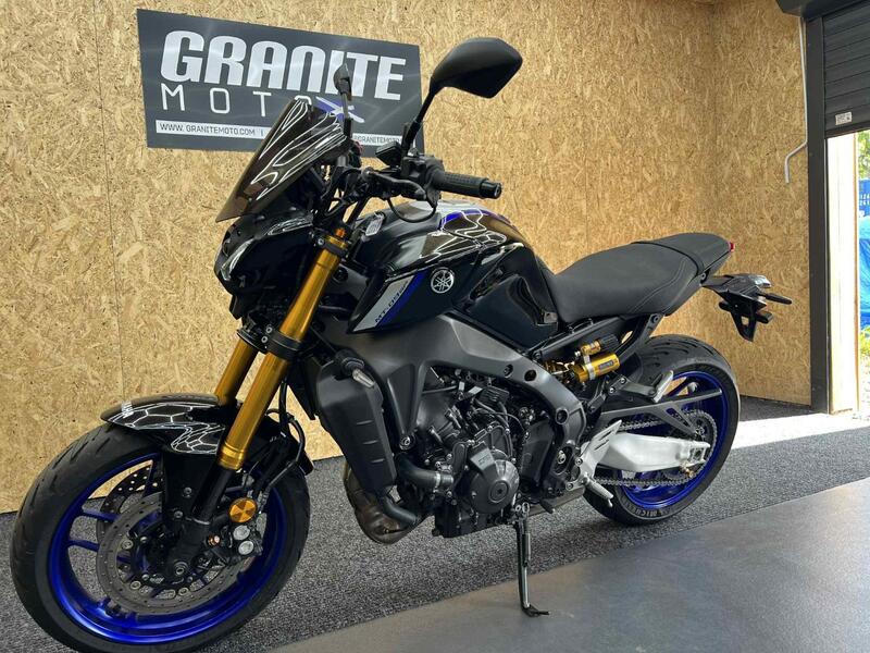 YAMAHA MT-09