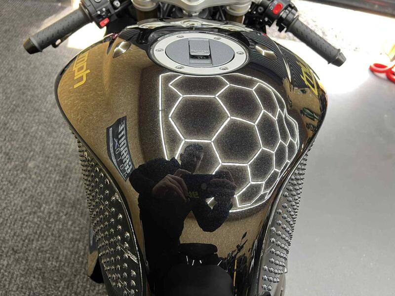 TRIUMPH DAYTONA 675