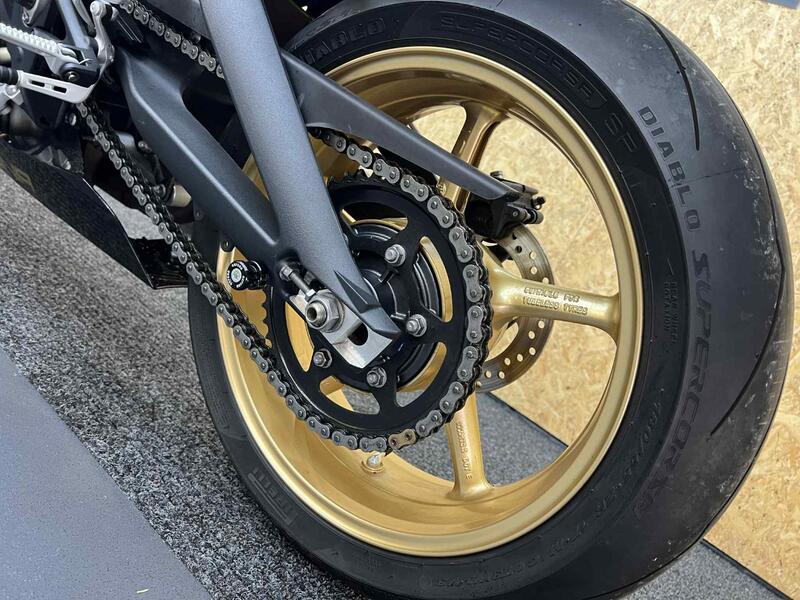 TRIUMPH DAYTONA 675