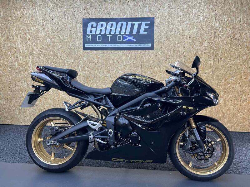TRIUMPH DAYTONA 675