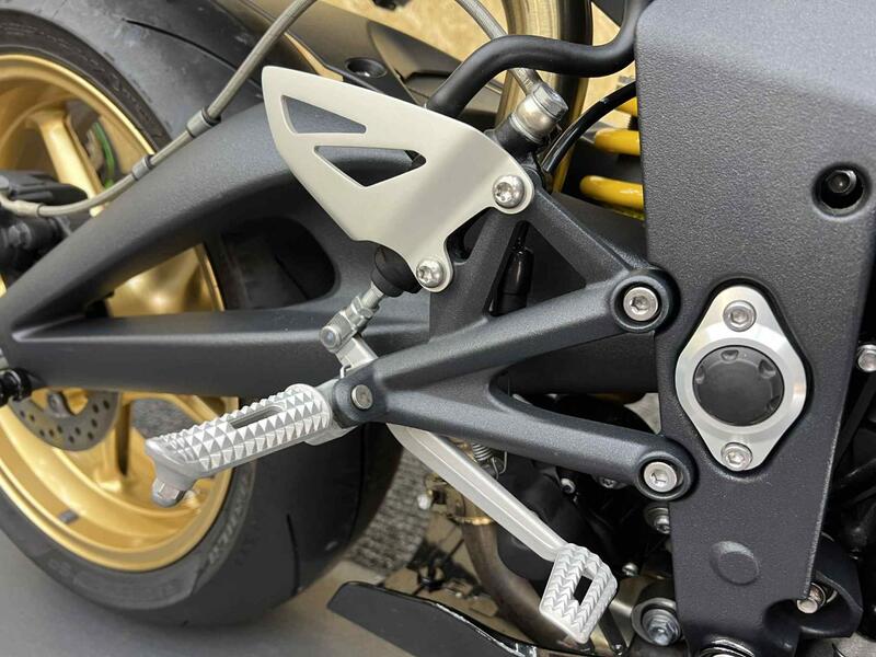 TRIUMPH DAYTONA 675