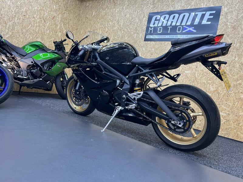 TRIUMPH DAYTONA 675