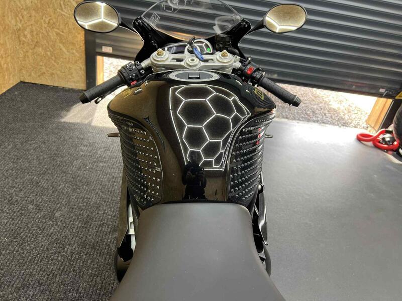 TRIUMPH DAYTONA 675