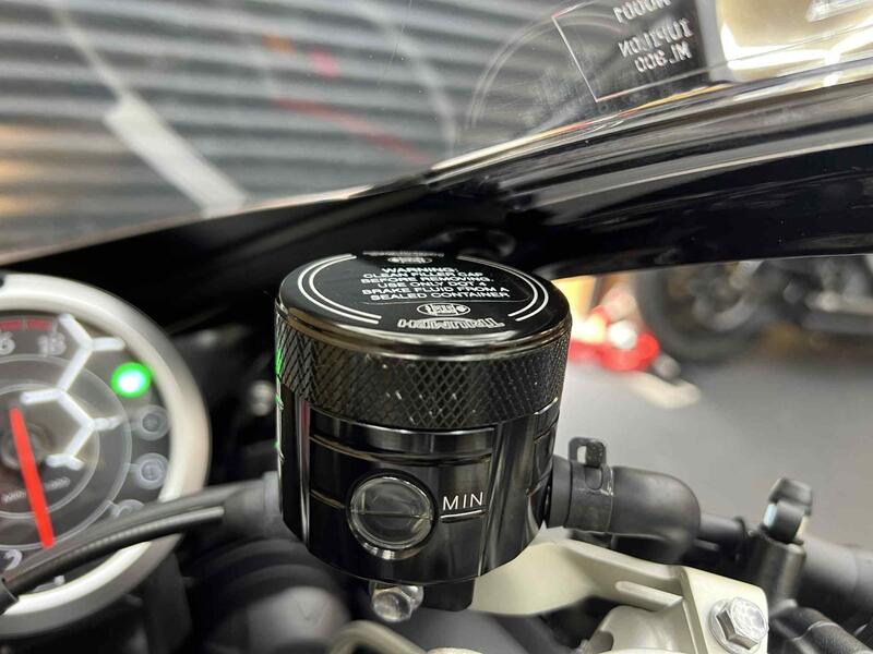 TRIUMPH DAYTONA 675