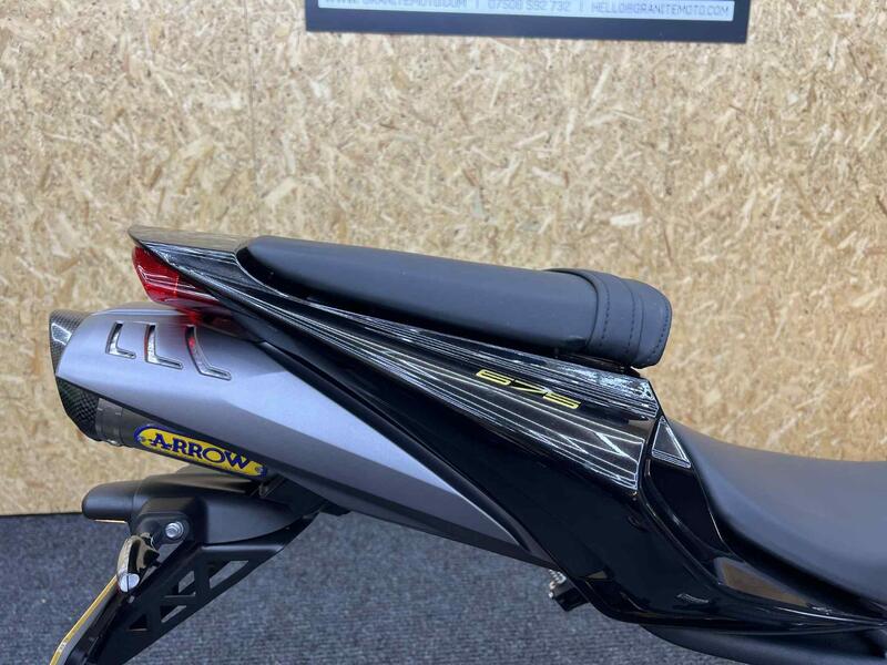TRIUMPH DAYTONA 675