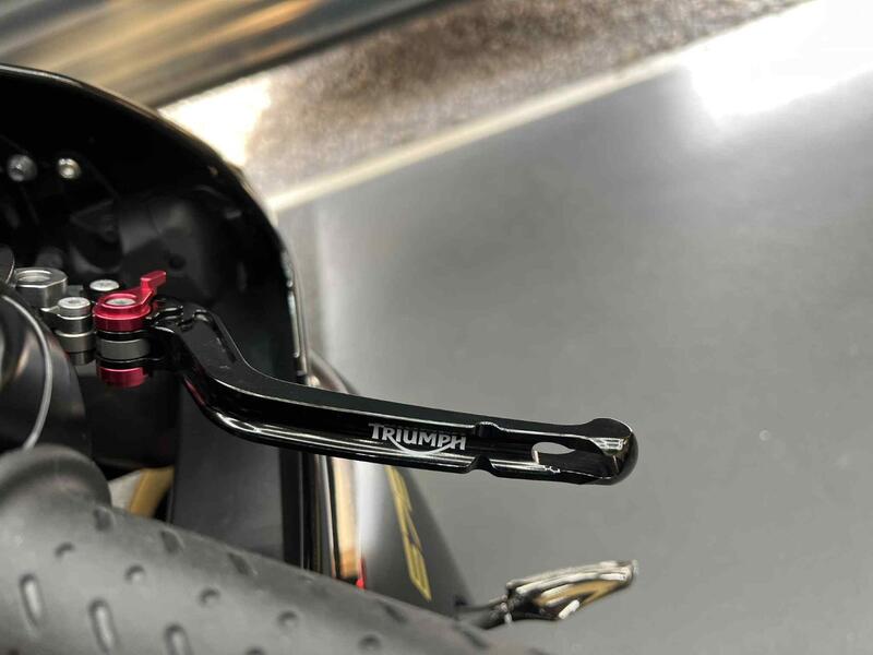 TRIUMPH DAYTONA 675