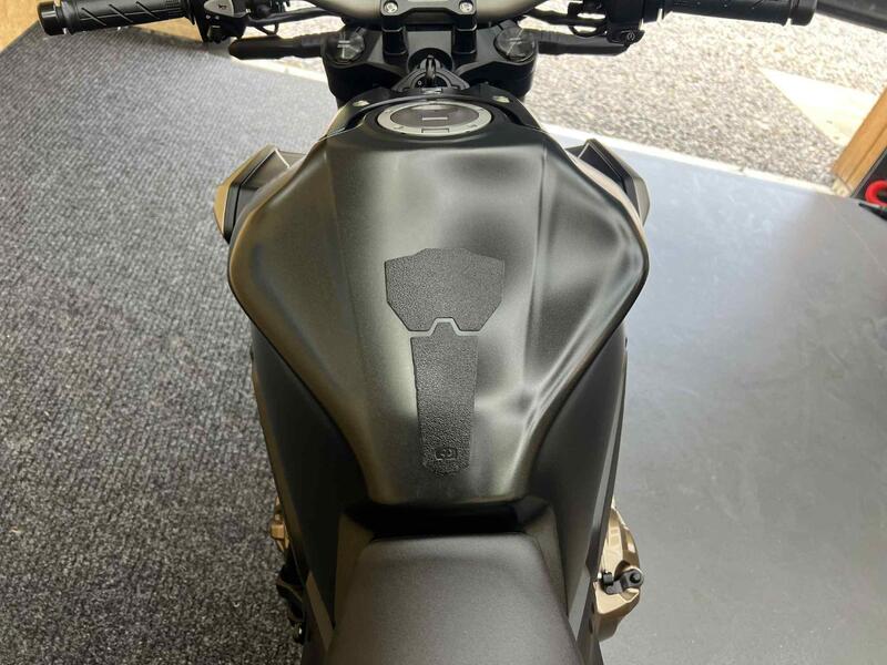 HONDA CB650R