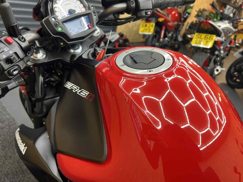 KAWASAKI ER-6N
