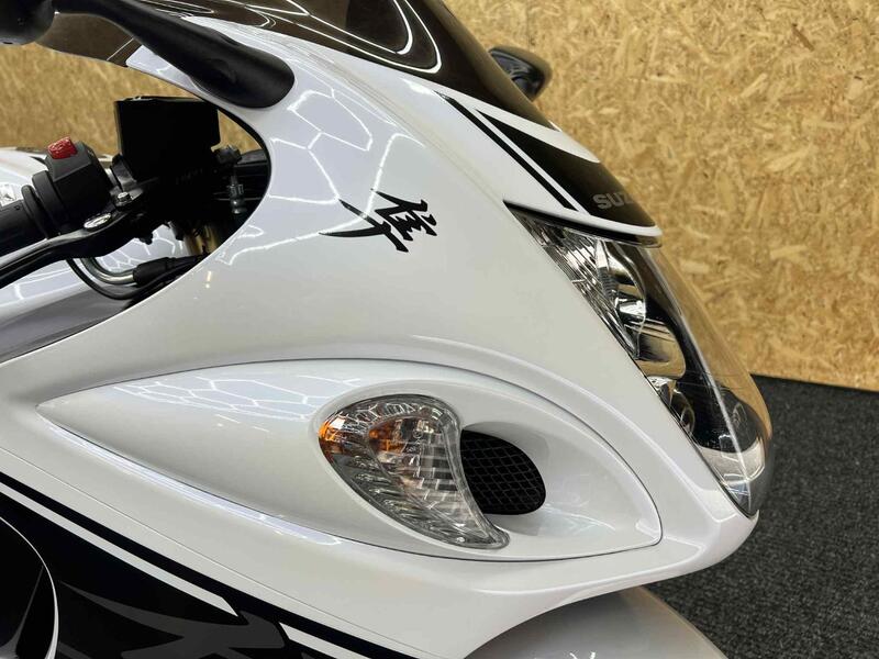 SUZUKI GSX1300R Hayabusa