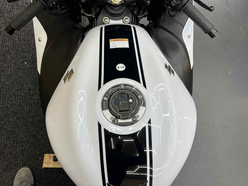 SUZUKI GSX1300R Hayabusa