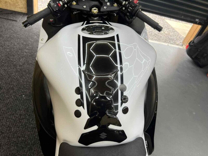 SUZUKI GSX1300R Hayabusa