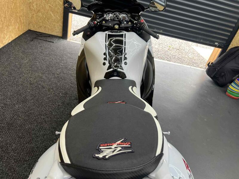 SUZUKI GSX1300R Hayabusa
