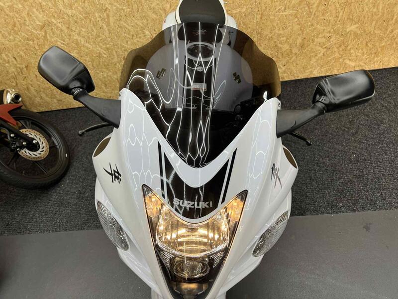 SUZUKI GSX1300R Hayabusa