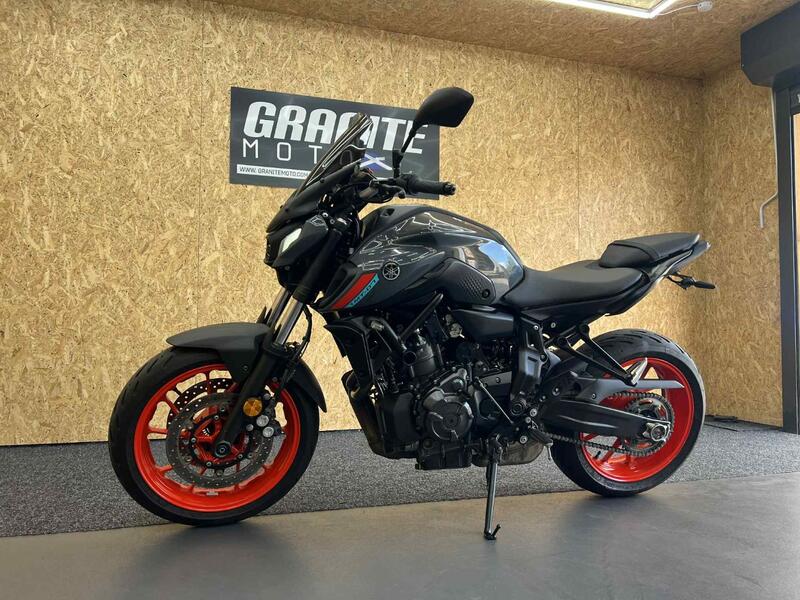 YAMAHA MT-07