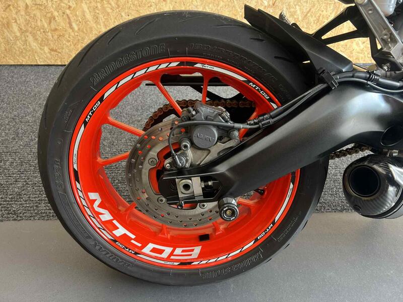 YAMAHA MT-09