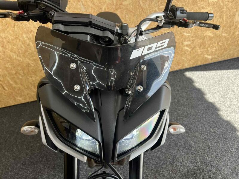 YAMAHA MT-09