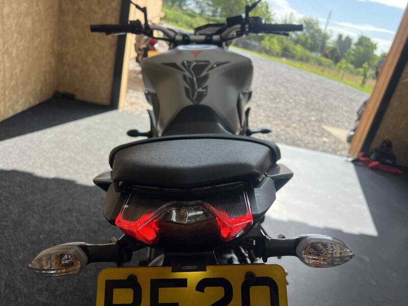 YAMAHA MT-09