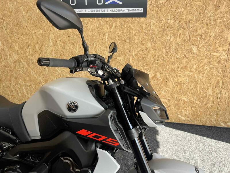 YAMAHA MT-09