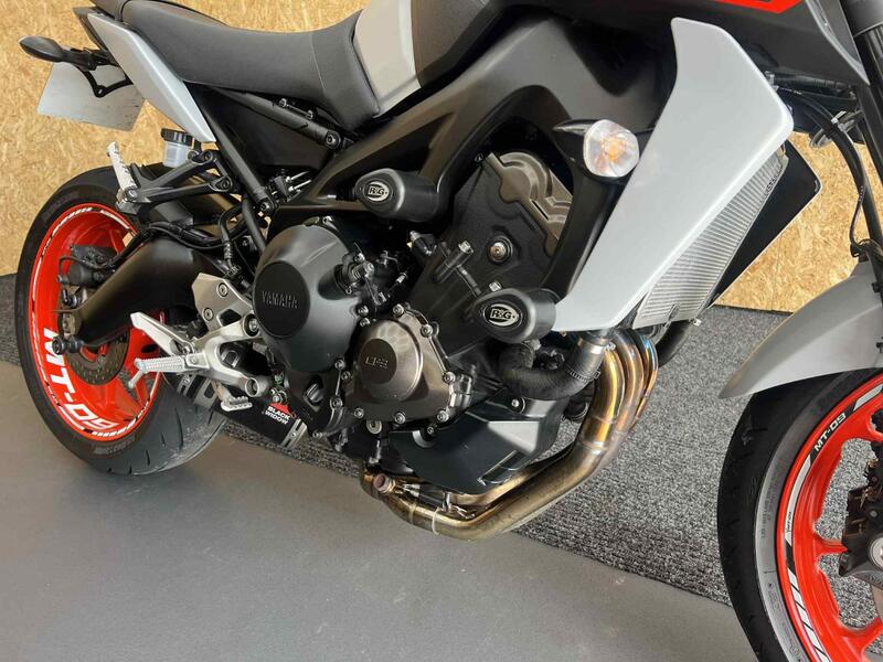YAMAHA MT-09